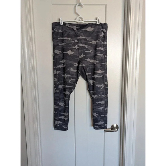 Athleta Ultimate Camo 7/8 Tights 2X - Picture 1 of 5
